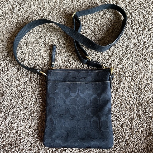 Authentic coach crossbody signature bag